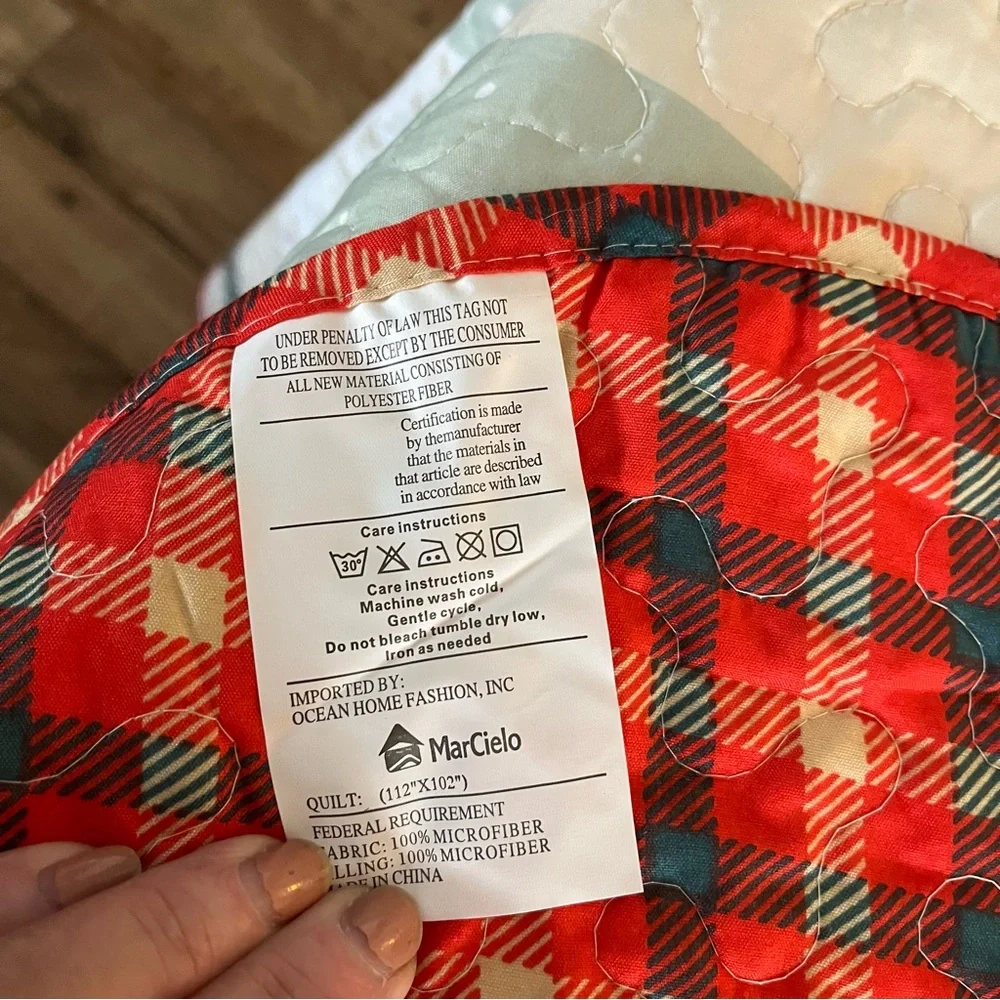 Mar Cielo Holiday California King Quilt with Pillow Shams